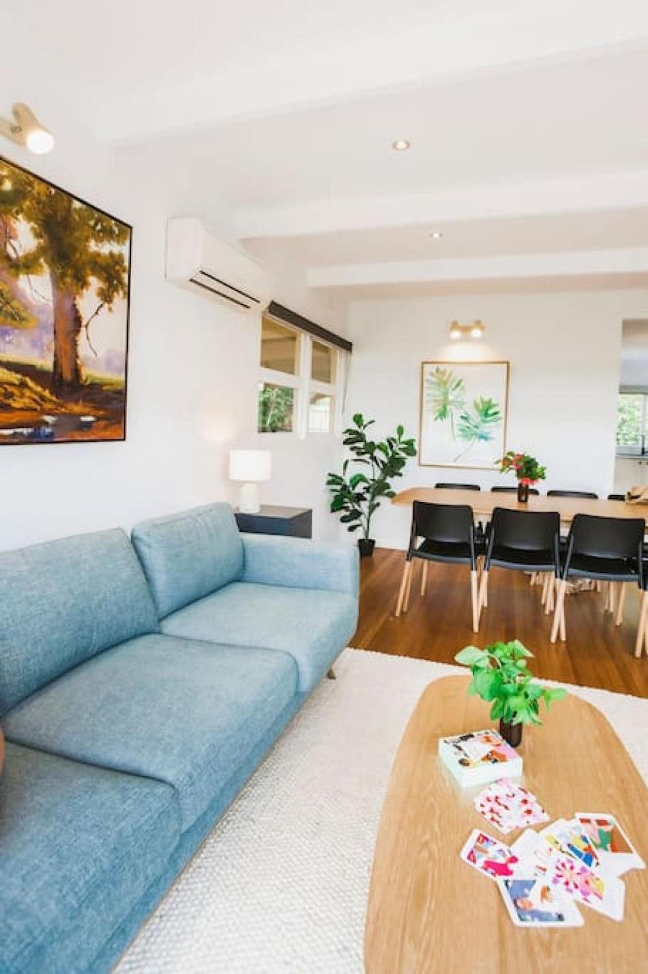 Very Cool Mid Century, Pet Friendly Urban Oasis