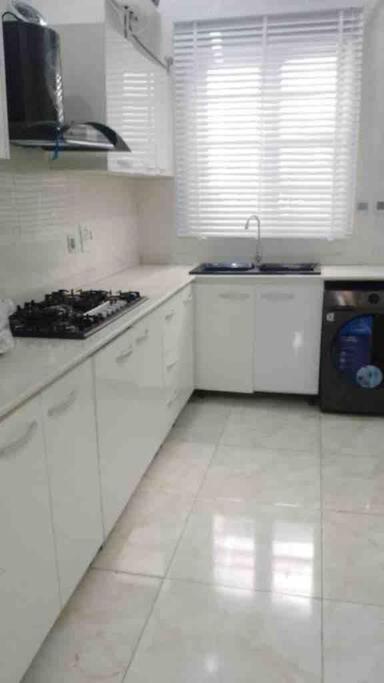Jilles apartments -4bedroomduplex24hrlight&security