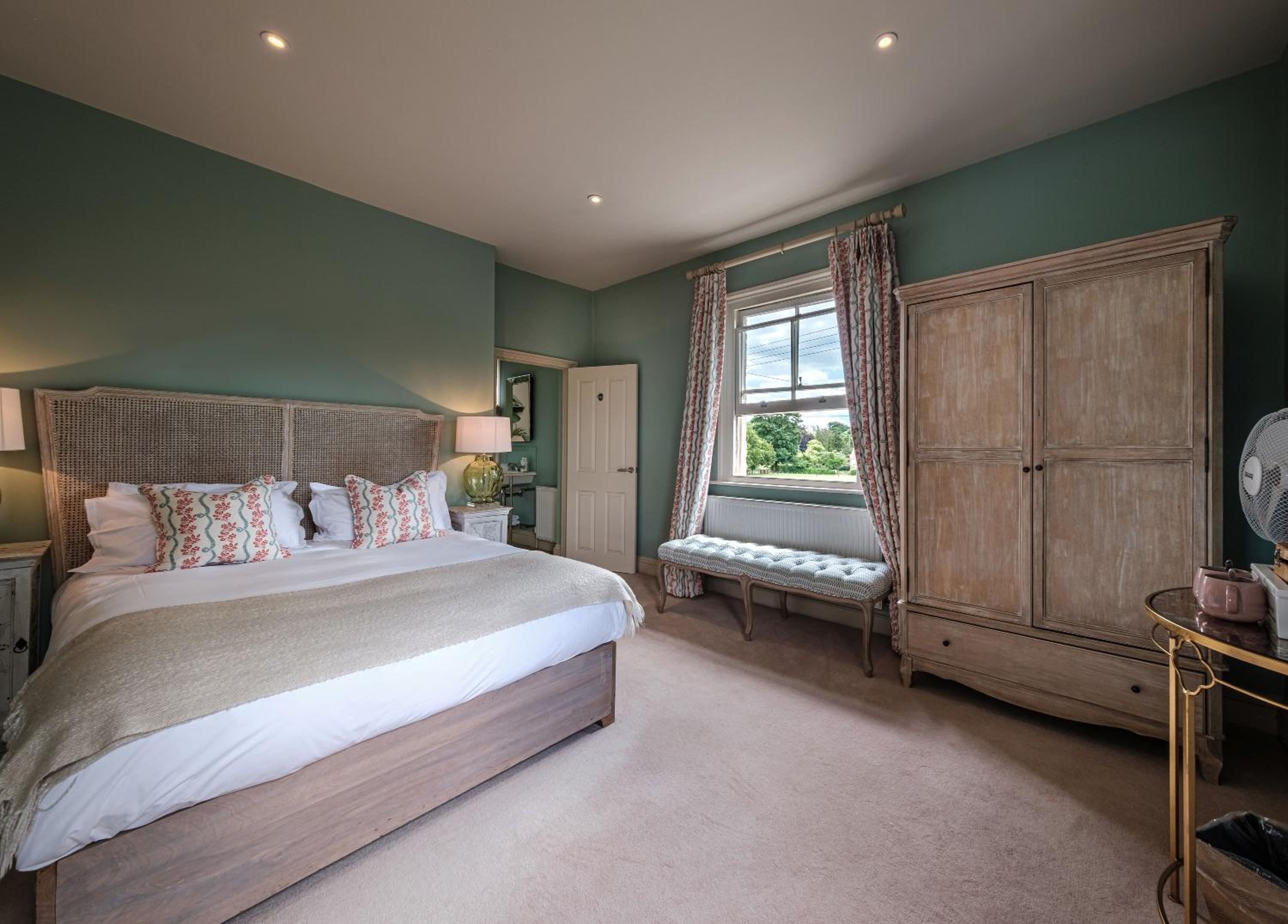 Newmarket Vacations - The Packhorse Inn - Property Image 4