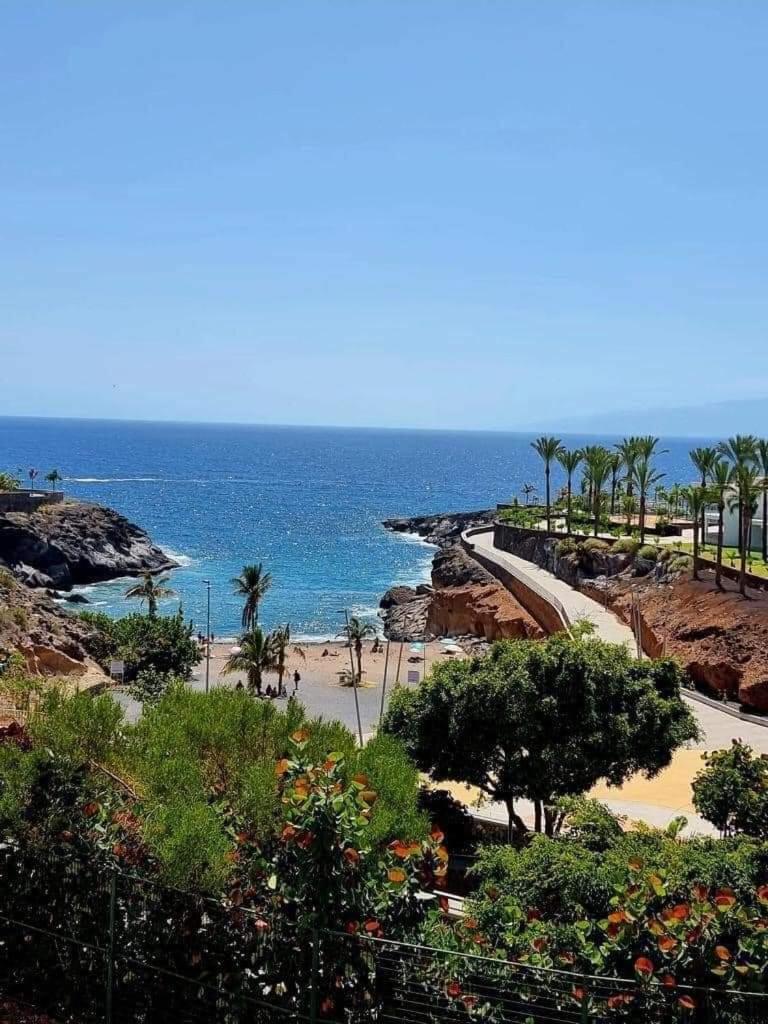 Villa Paraiso-Luxury Villa with Heated Pool