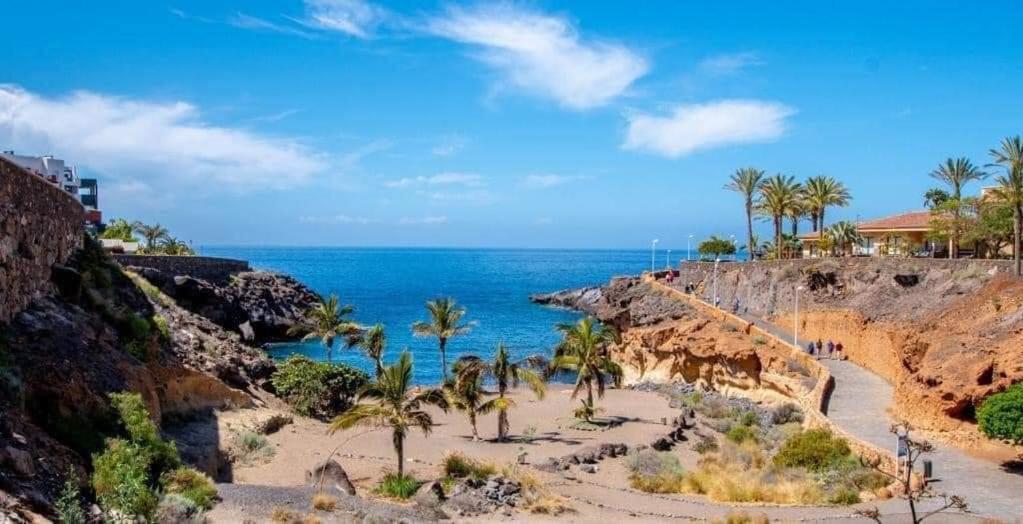 Villa Paraiso-Luxury Villa with Heated Pool