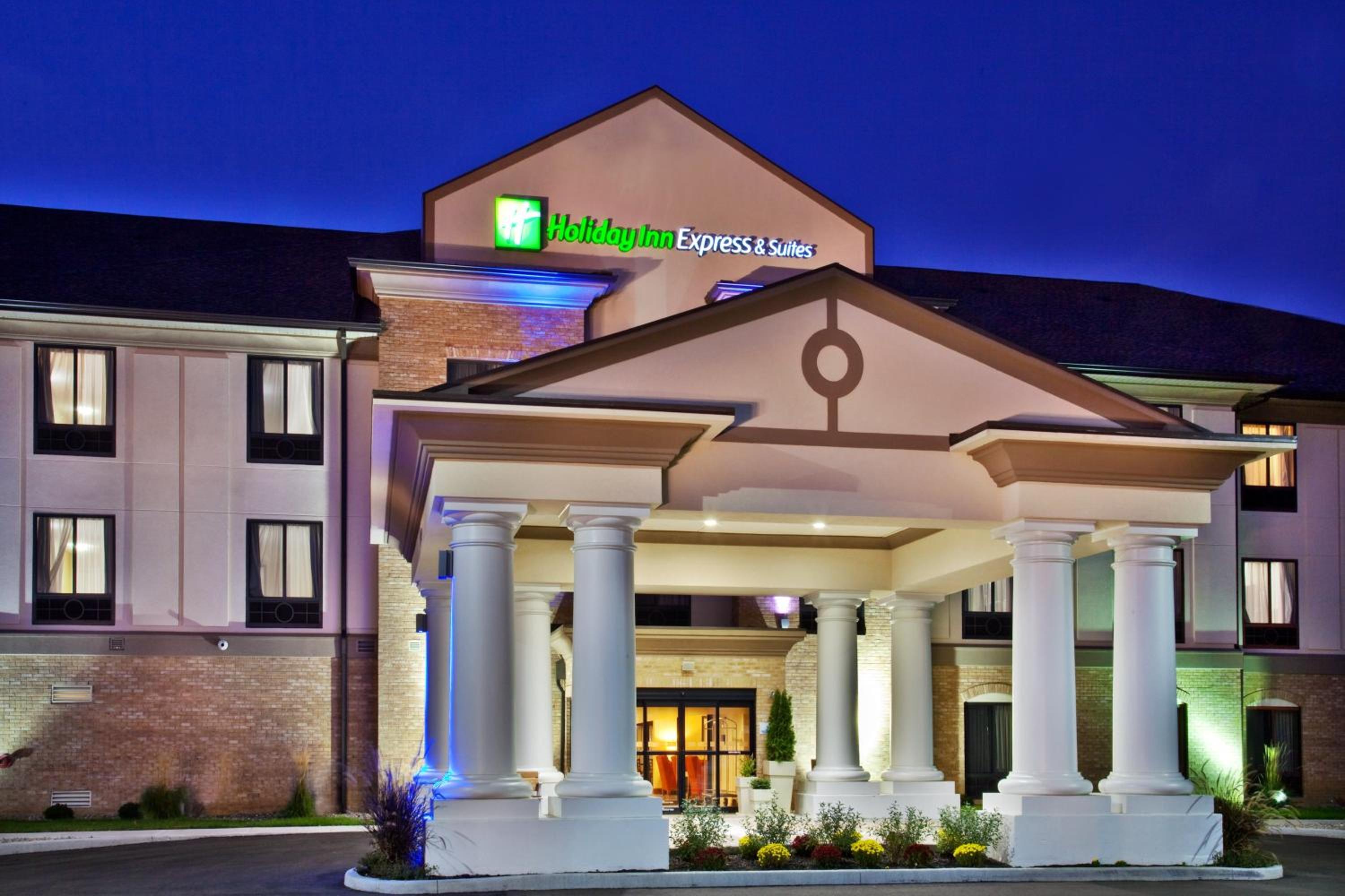 Crawfordsville Vacations - Holiday Inn Express Hotel  Suites Crawfordsville, an IHG Hotel - Property Image 1