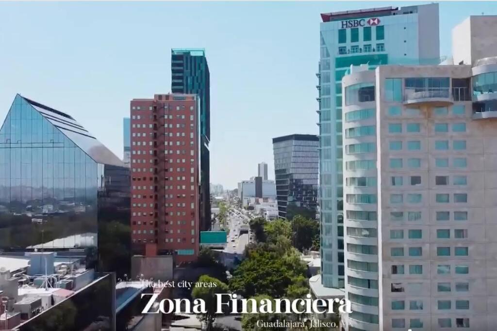 Elegante en zona financiera / Limpieza diaria