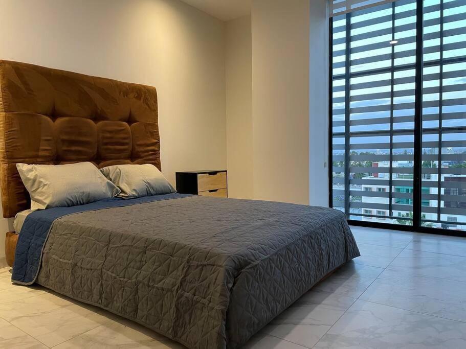 Elegante en zona financiera / Limpieza diaria