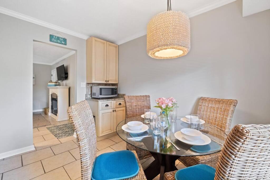 5 MIN WALK TO BEACH- 2BR1BA Villa in The Dunes