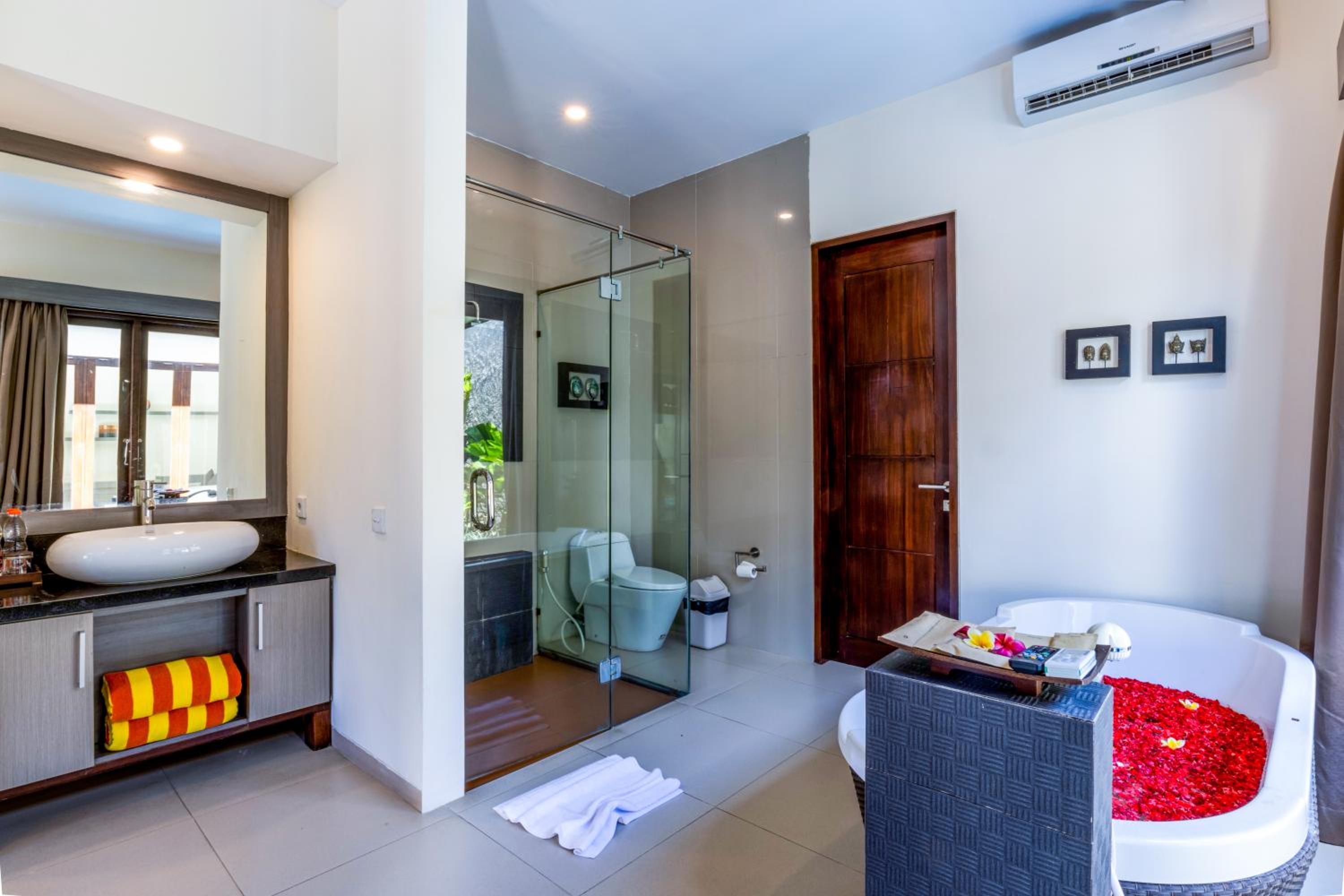 Luxotic Private Villa and Resort — photo 34