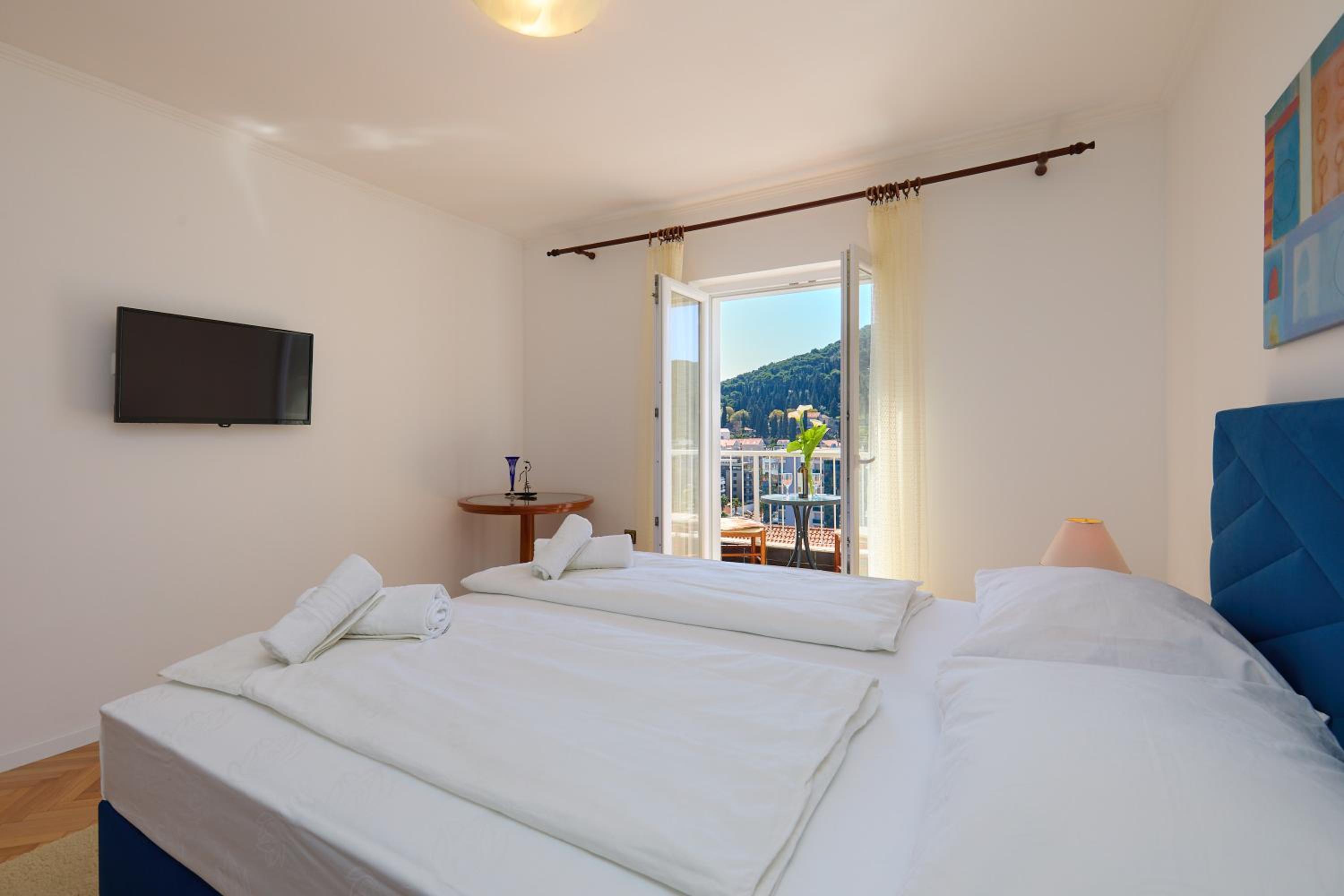 KABLAR'S SUNNY SUITES