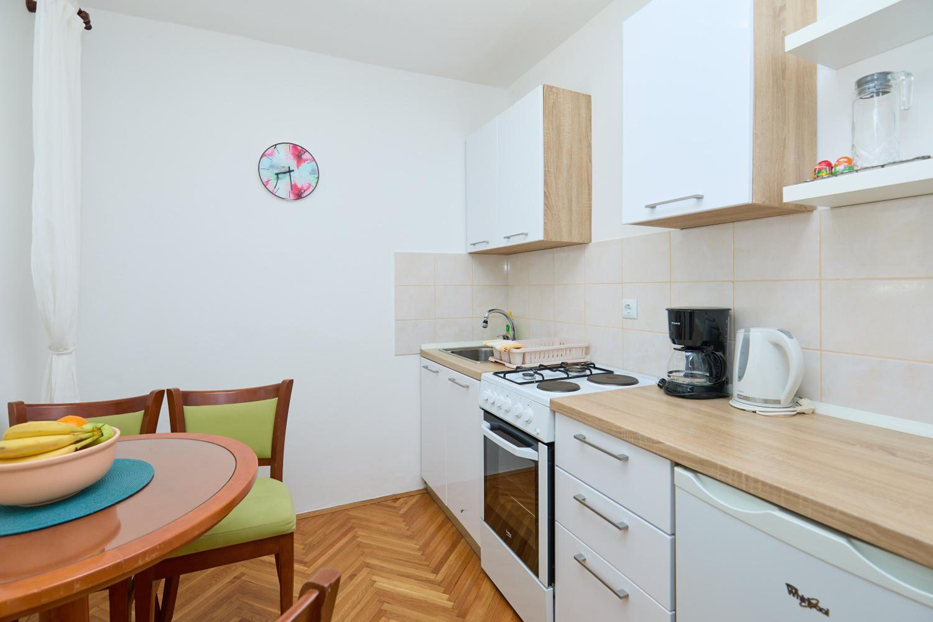 KABLAR'S SUNNY SUITES