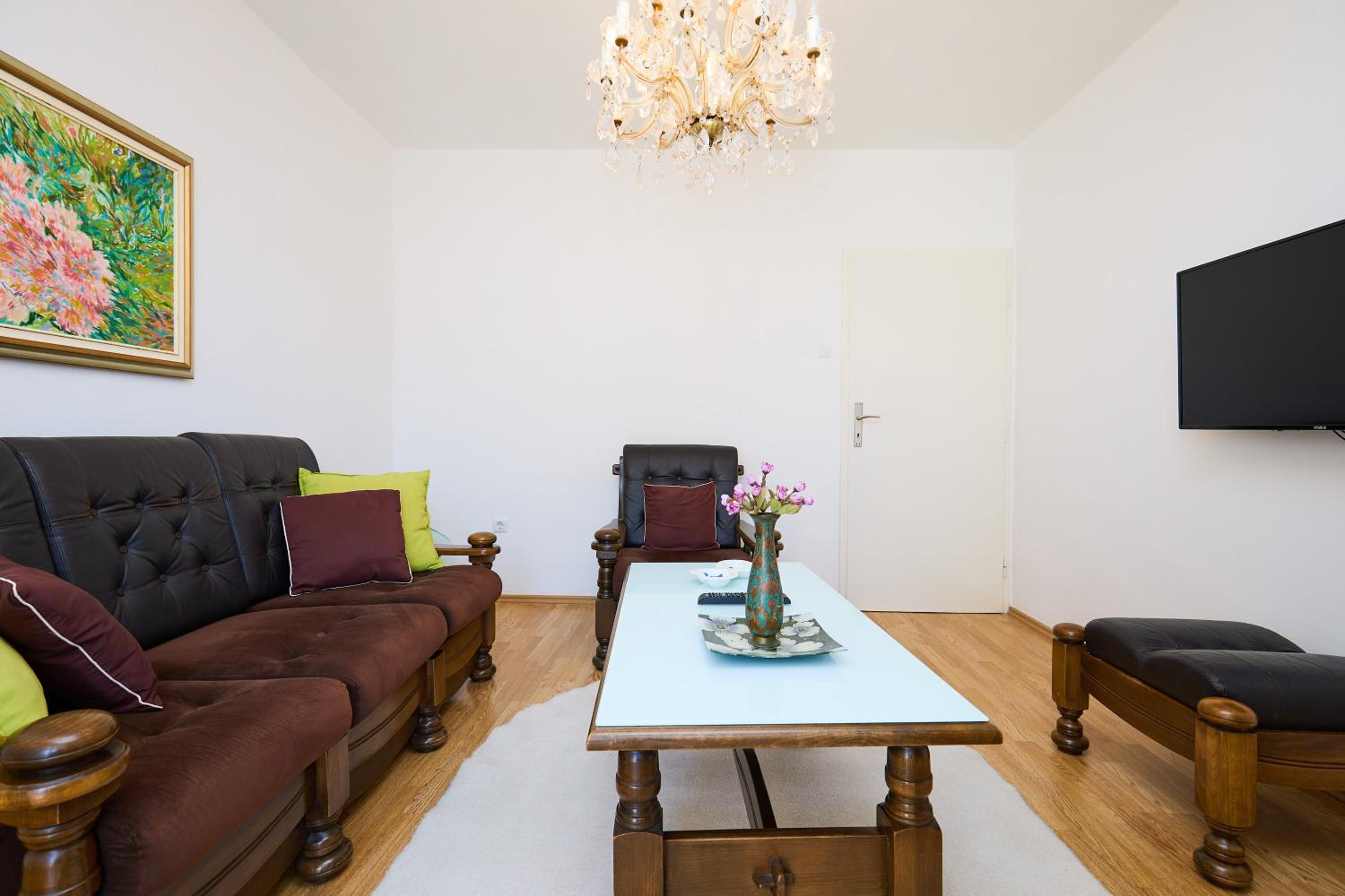 KABLAR'S SUNNY SUITES