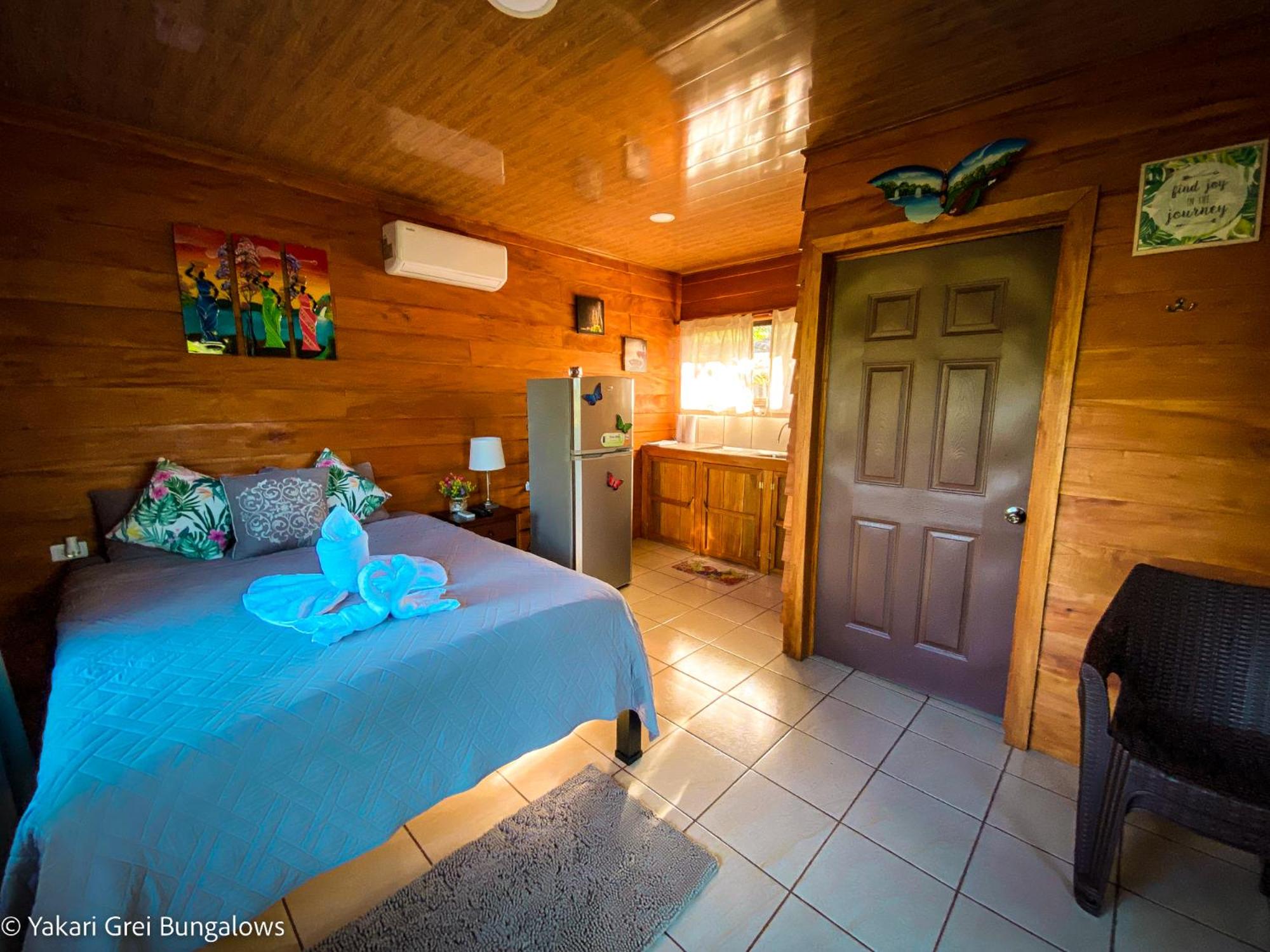 Bungalows Yakari Grei