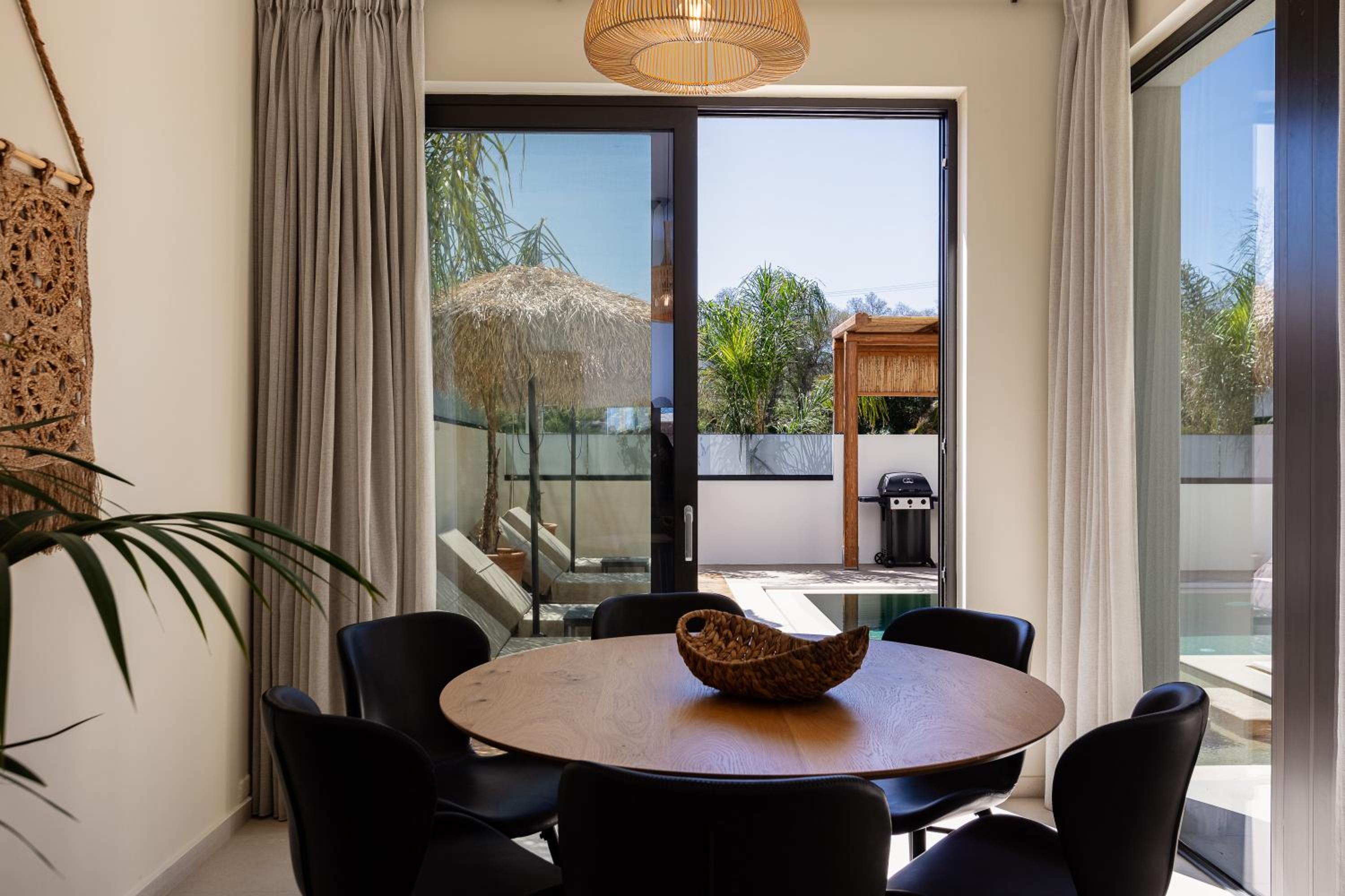 Isla Luxury Apartment - Private Pool - 100m from the beach photo 5