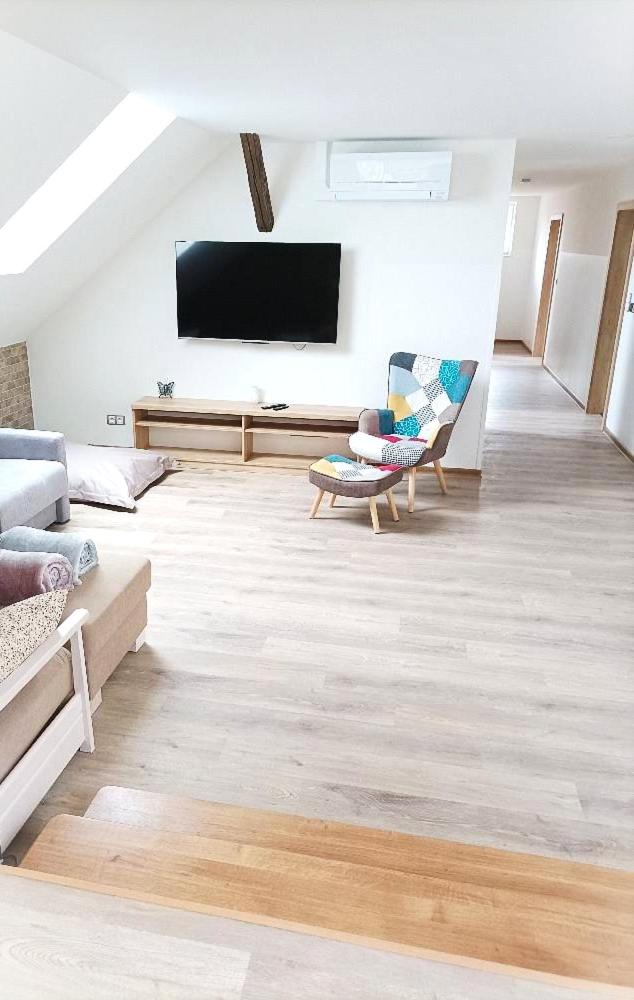 Apartmán UšeBu