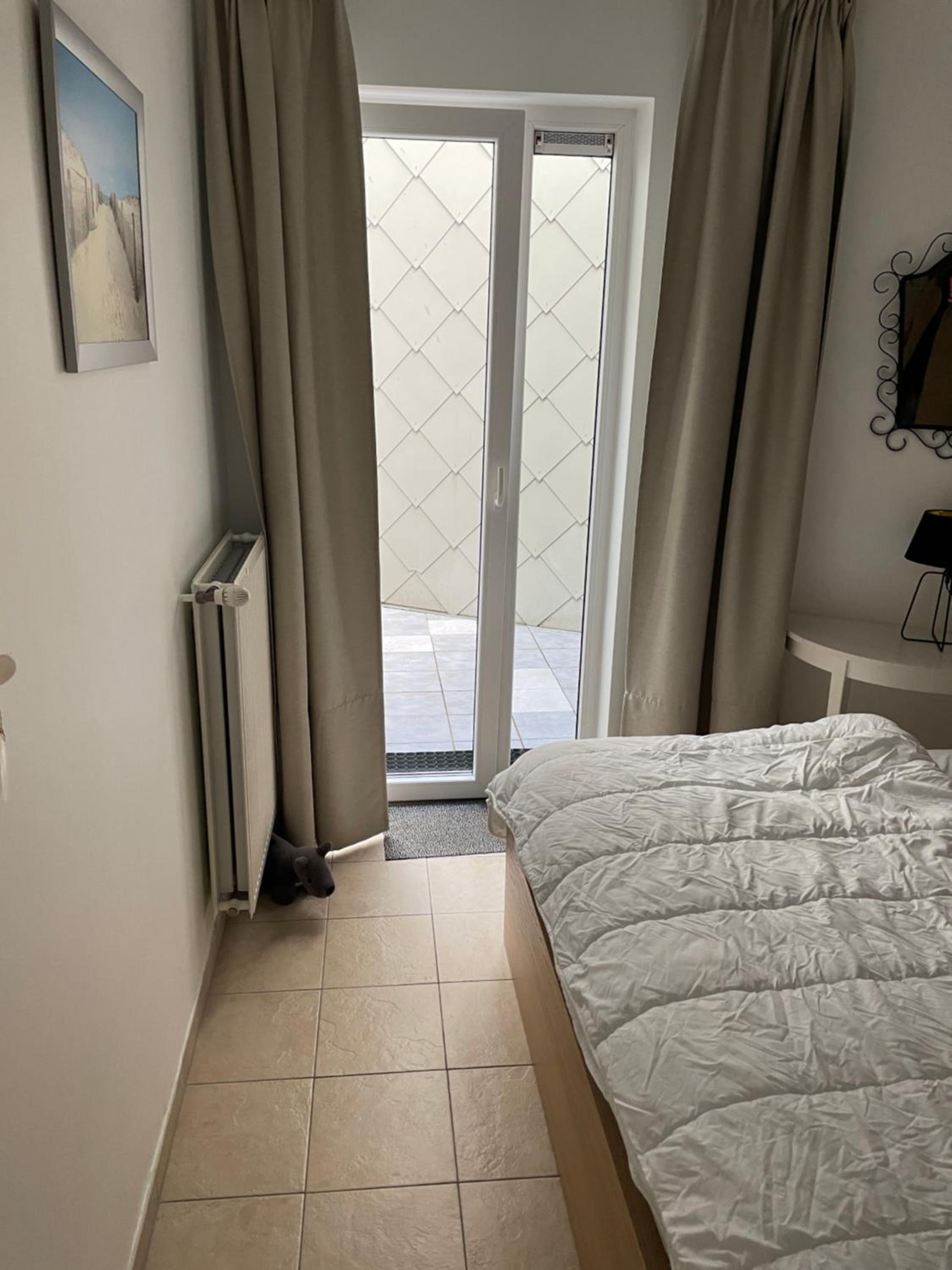 Des Ambassadeurs view 4