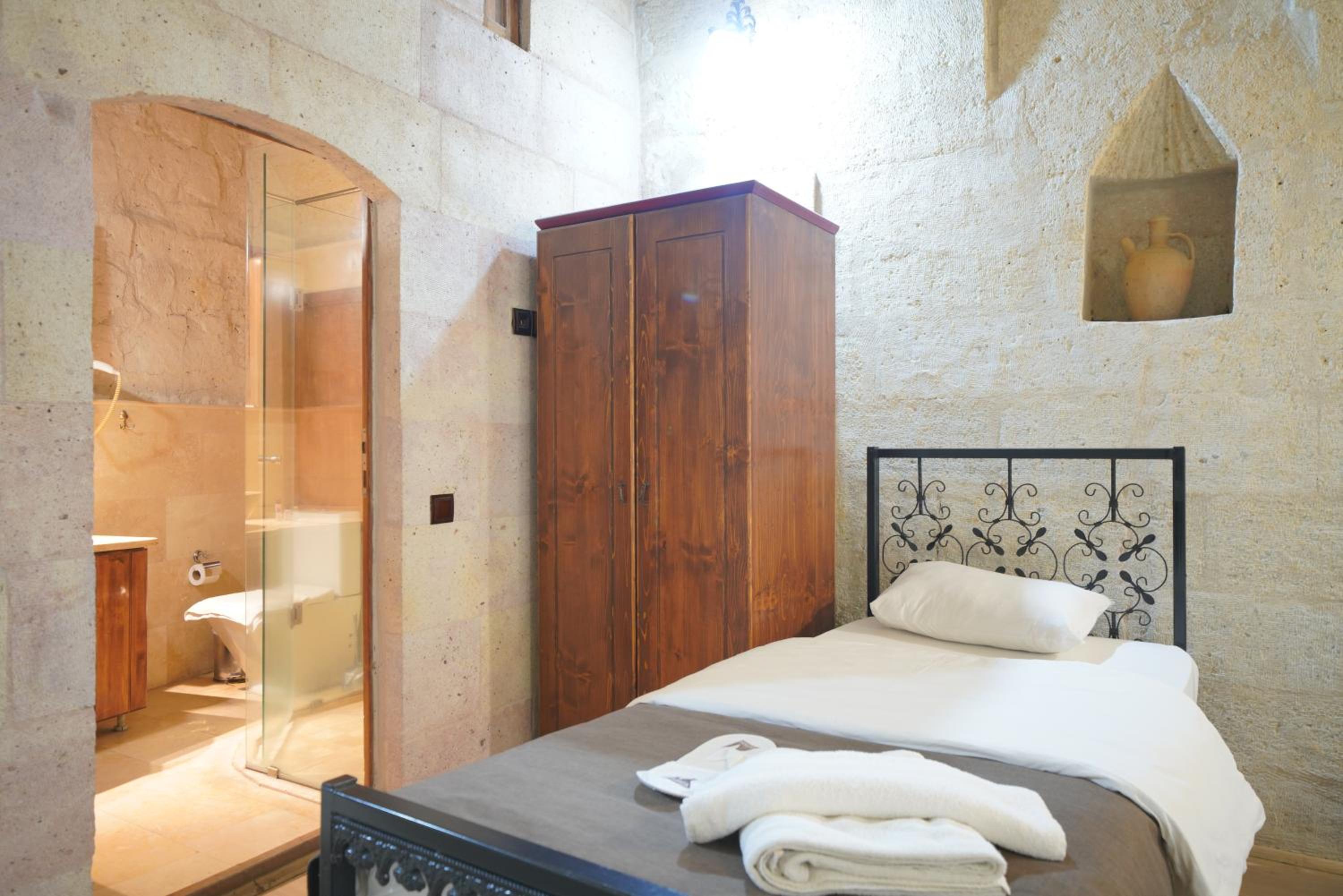 View Cave Hotel - Image 104