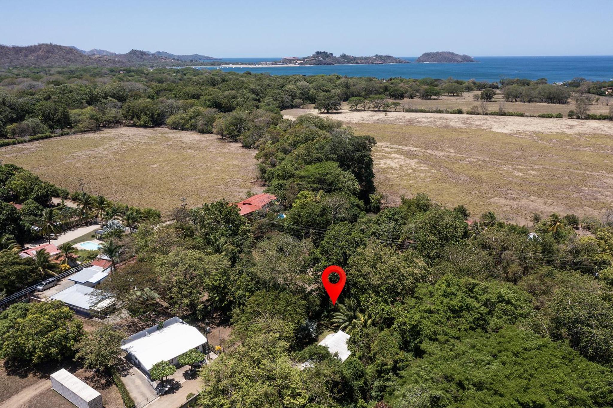 Cute, modern Tiny home with pool for 2 people in Playa Potrero