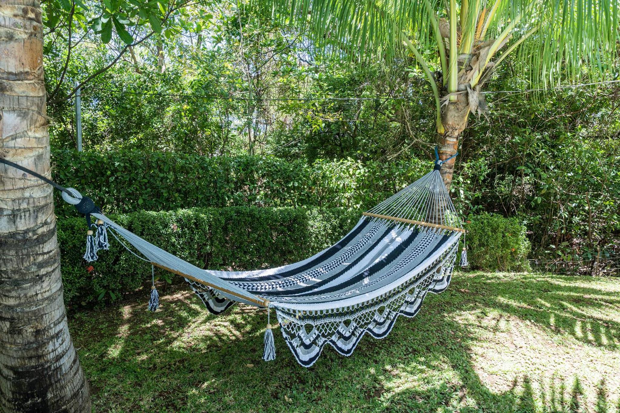 Cute, modern Tiny home with pool for 2 people in Playa Potrero