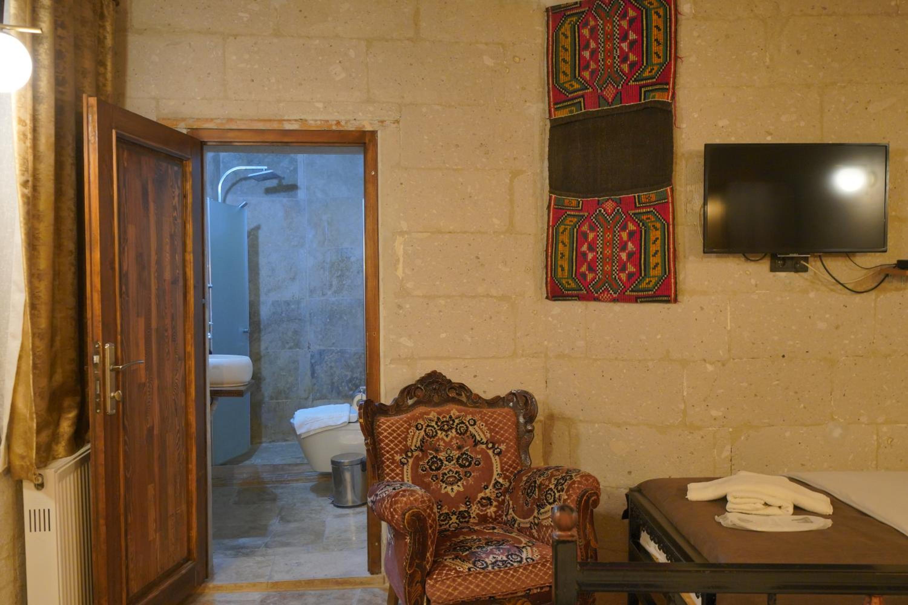 View Cave Hotel - Image 181