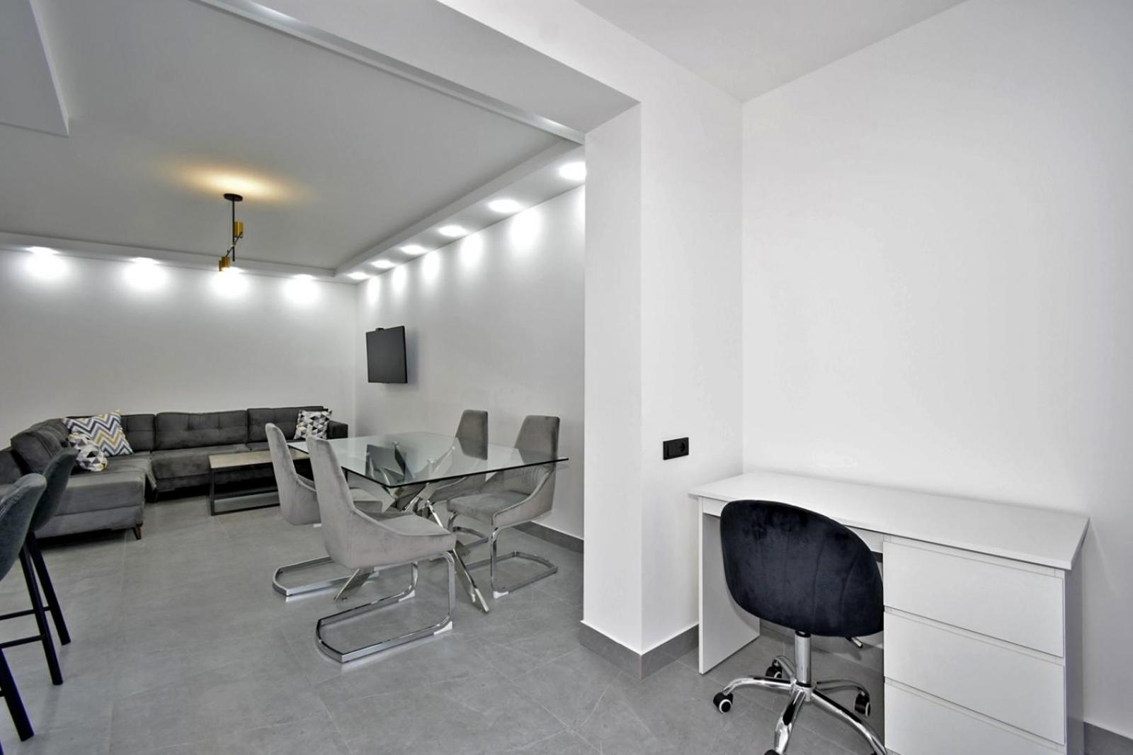 Luxury Apartment, 2 bedrooms and 1 living room in Avan