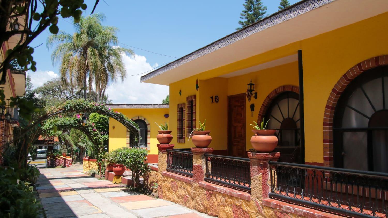 Hotel Ideal Ixtapan - Image 1