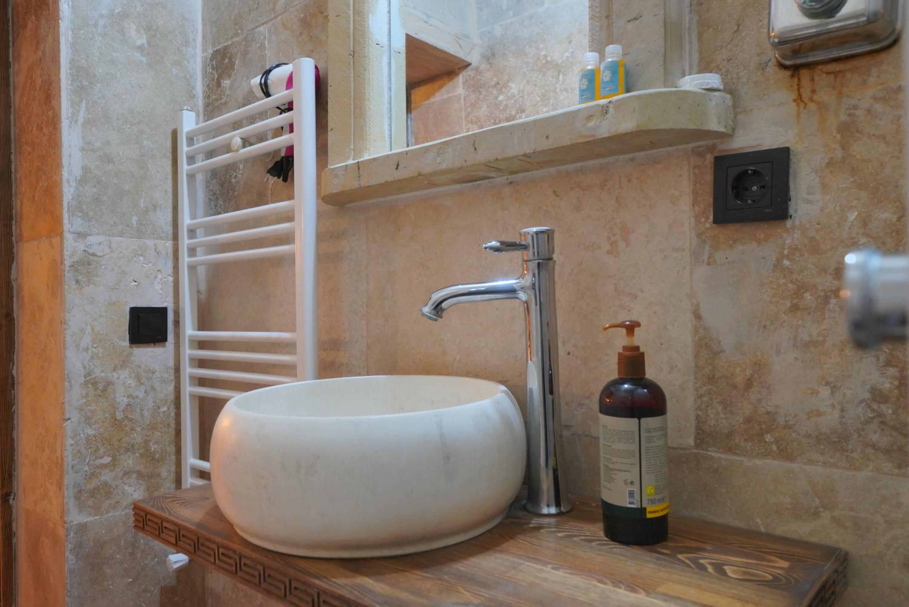 View Cave Hotel - Image 49