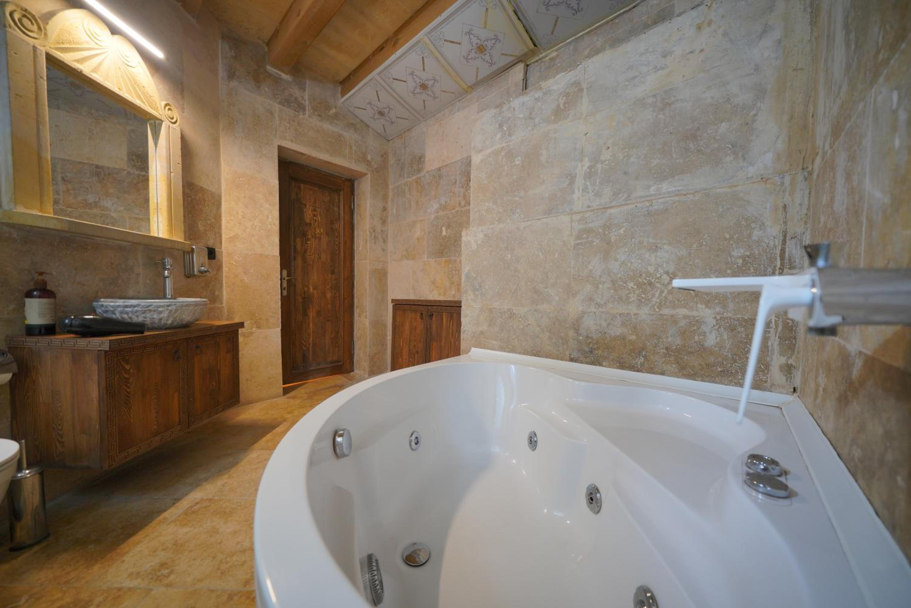 View Cave Hotel - Image 285