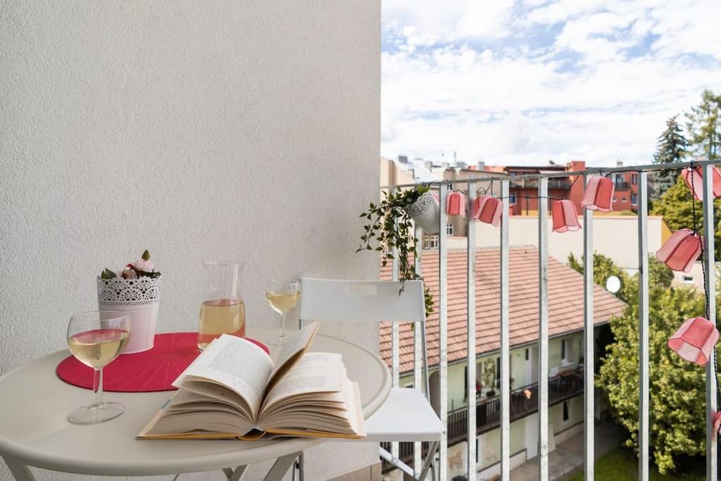 Garden View Studio with a balcony (self check in)