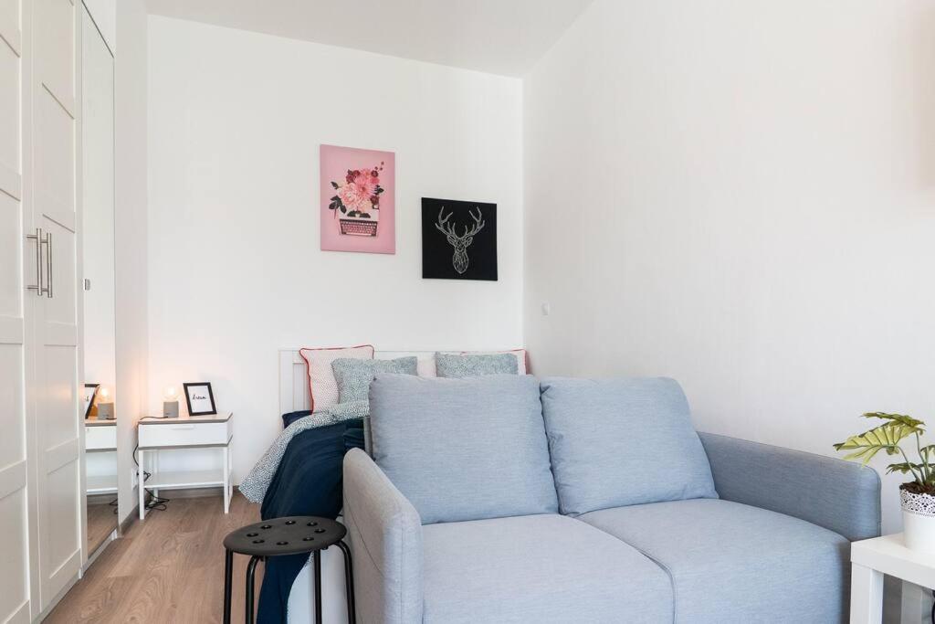 Garden View Studio with a balcony (self check in)
