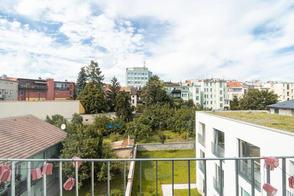 Garden View Studio with a balcony (self check in)