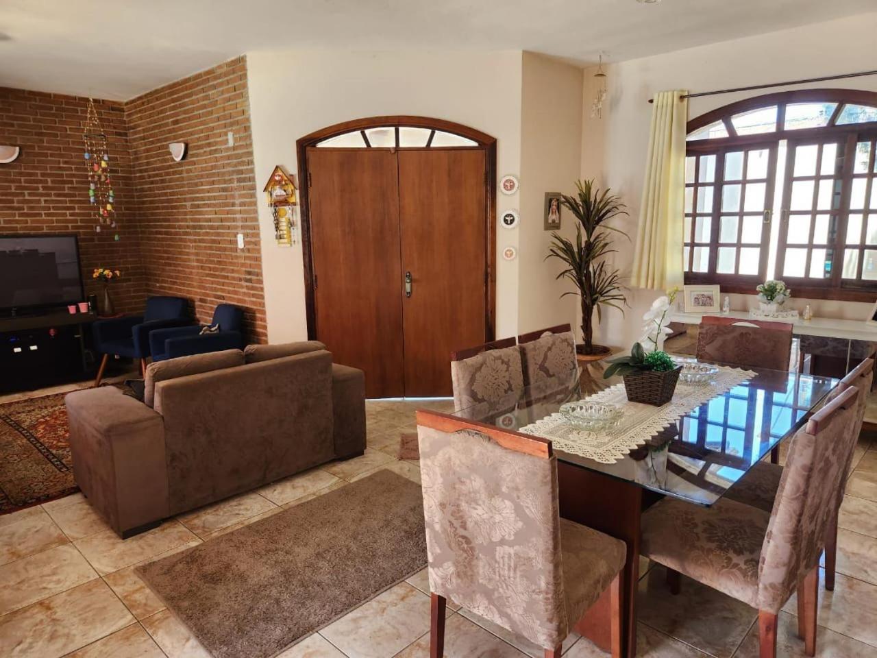 Casa Família Silva próximo ao Santuário Nacional
