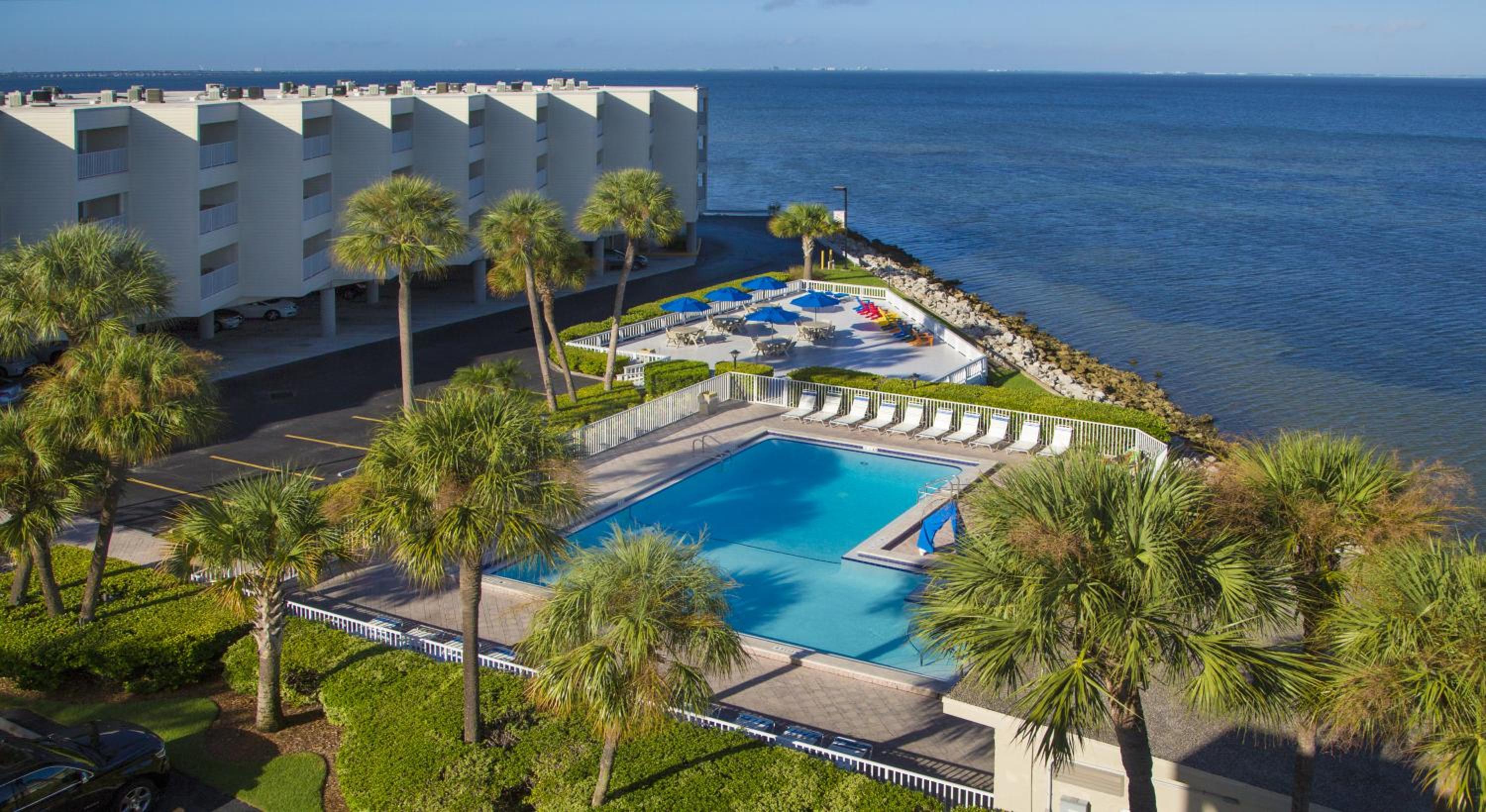 Sailport Waterfront Suites - Image 4