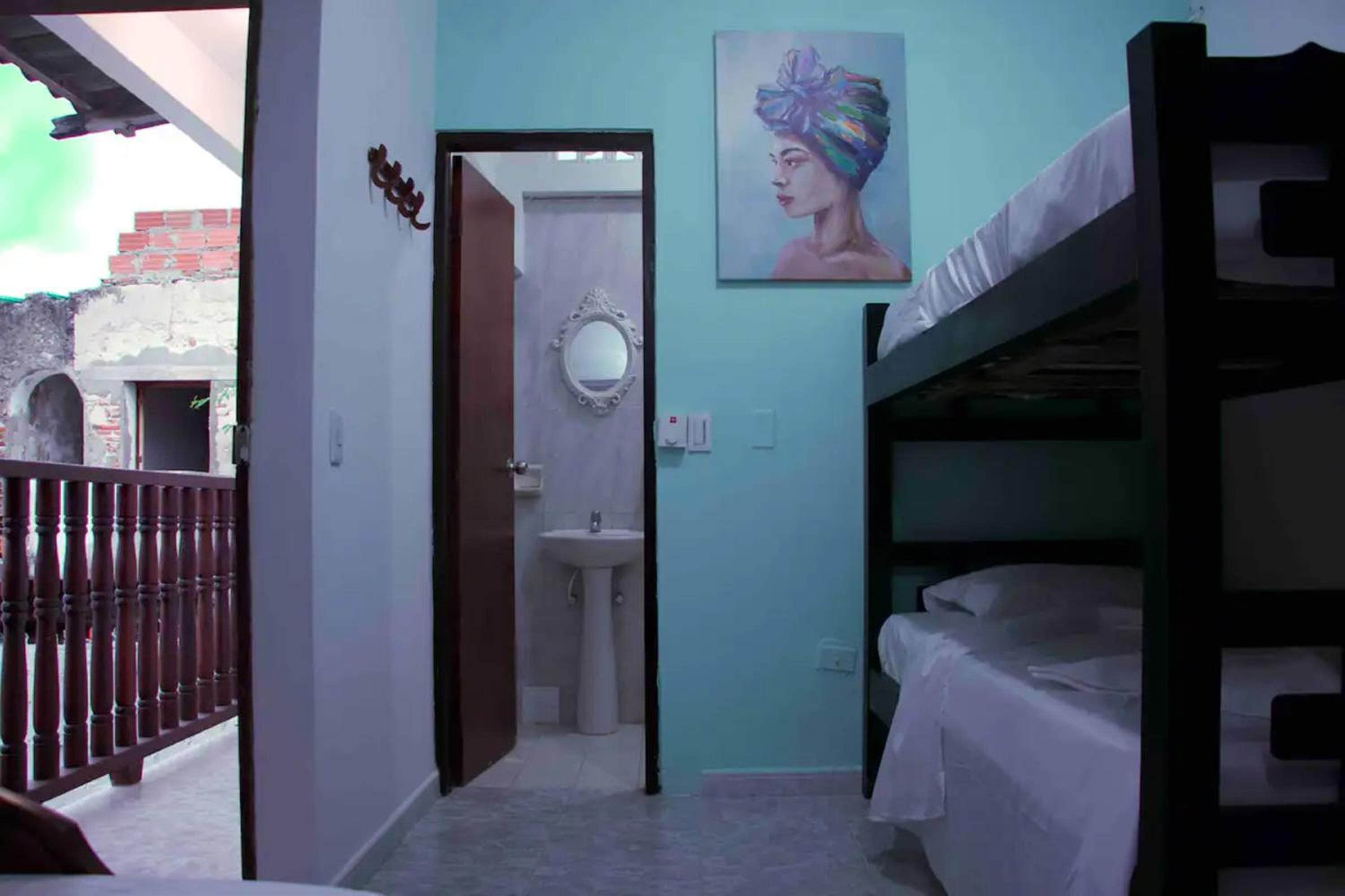 2AG-1M CASA DE 2 HABITACIONES EN GETSEMANI CON JACUZZI Y WIFI