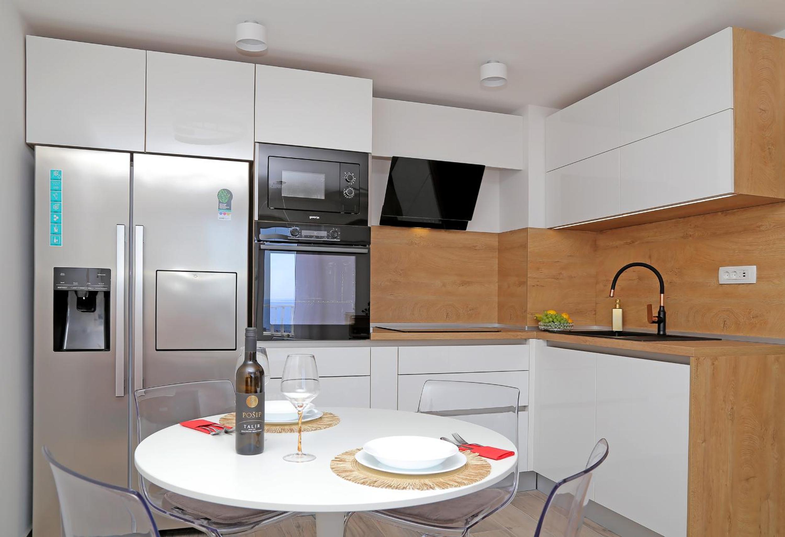 Blue Cliff Apartment