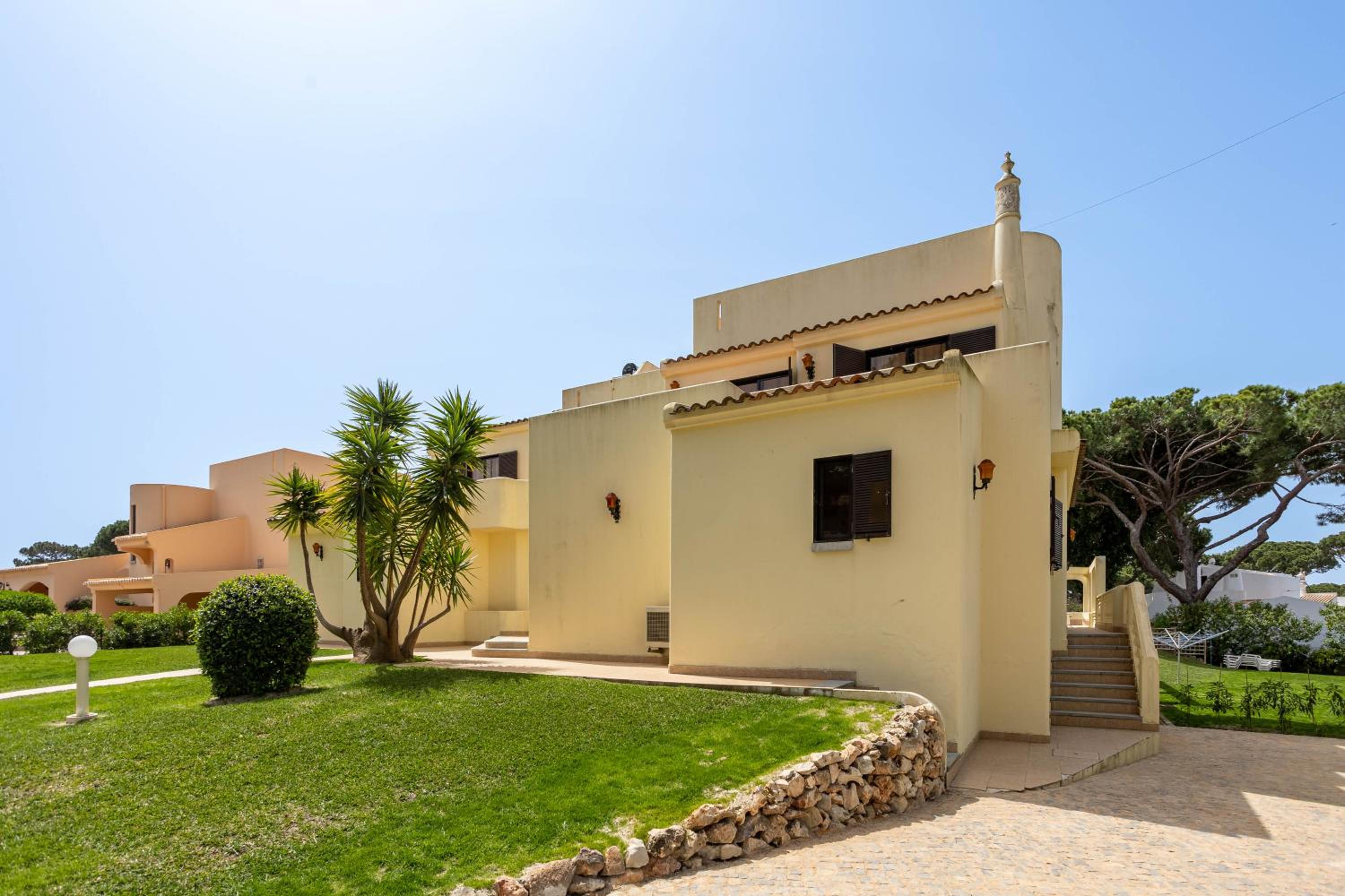 Hotel Home Out Vila do Lince - 8 Ensuite, Heated Pool & Gym - Marina Vilamoura - Image 1