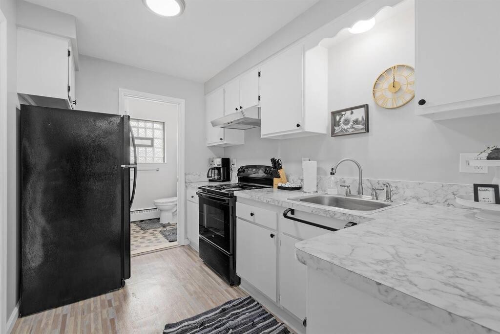 Bright & Comfy 1 Bedroom Flat - Hollywood Suites, photo 14