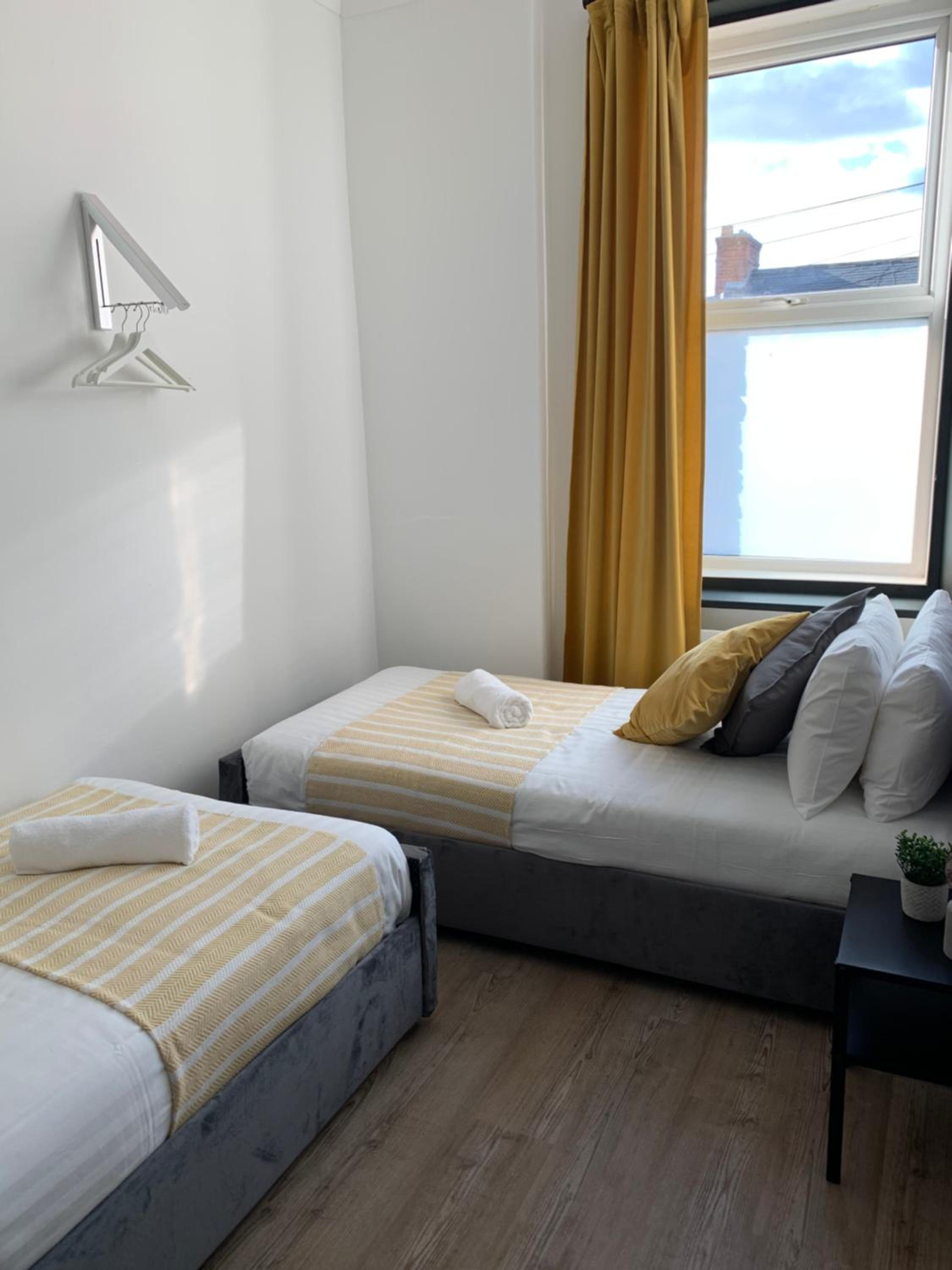 Gateshead Vacations - Faraday - Central location Ideal for contractors and visiting Newcastle Free Wifi Free Parking - Property Image 5