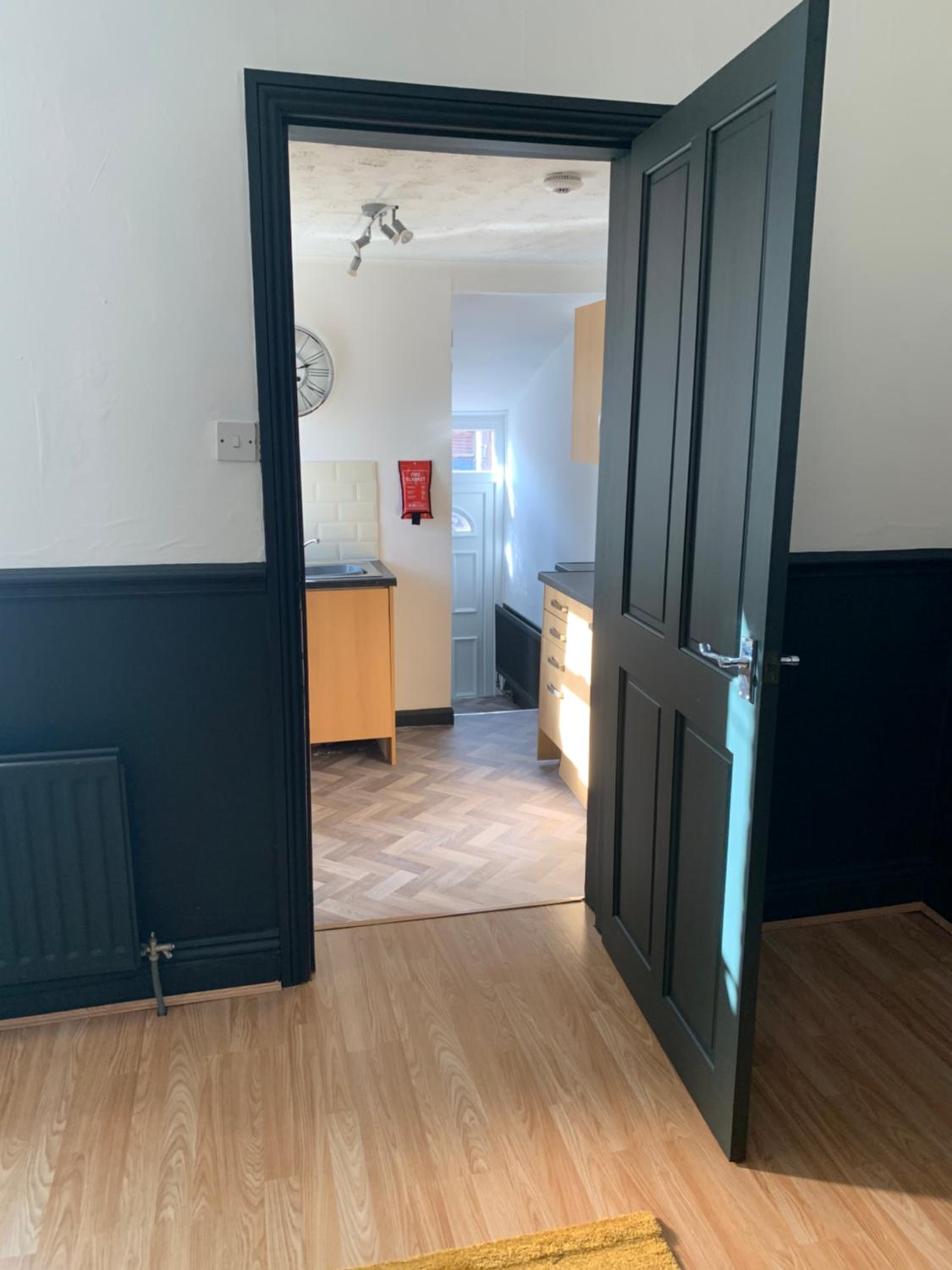 Gateshead Vacations - Faraday - Central location Ideal for contractors and visiting Newcastle Free Wifi Free Parking - Property Image 2