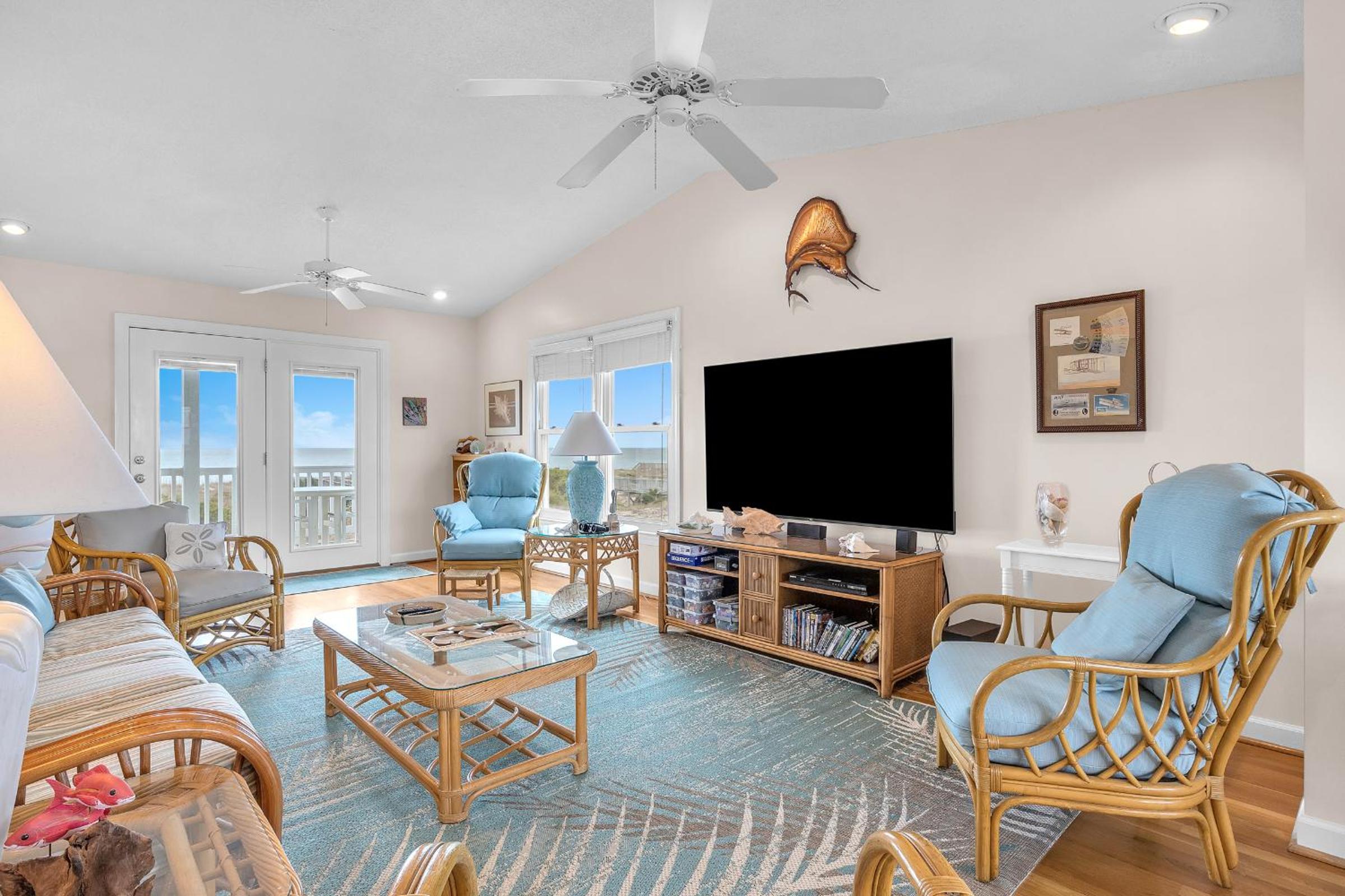 The Beach House by Oak Island Accommodations view 4