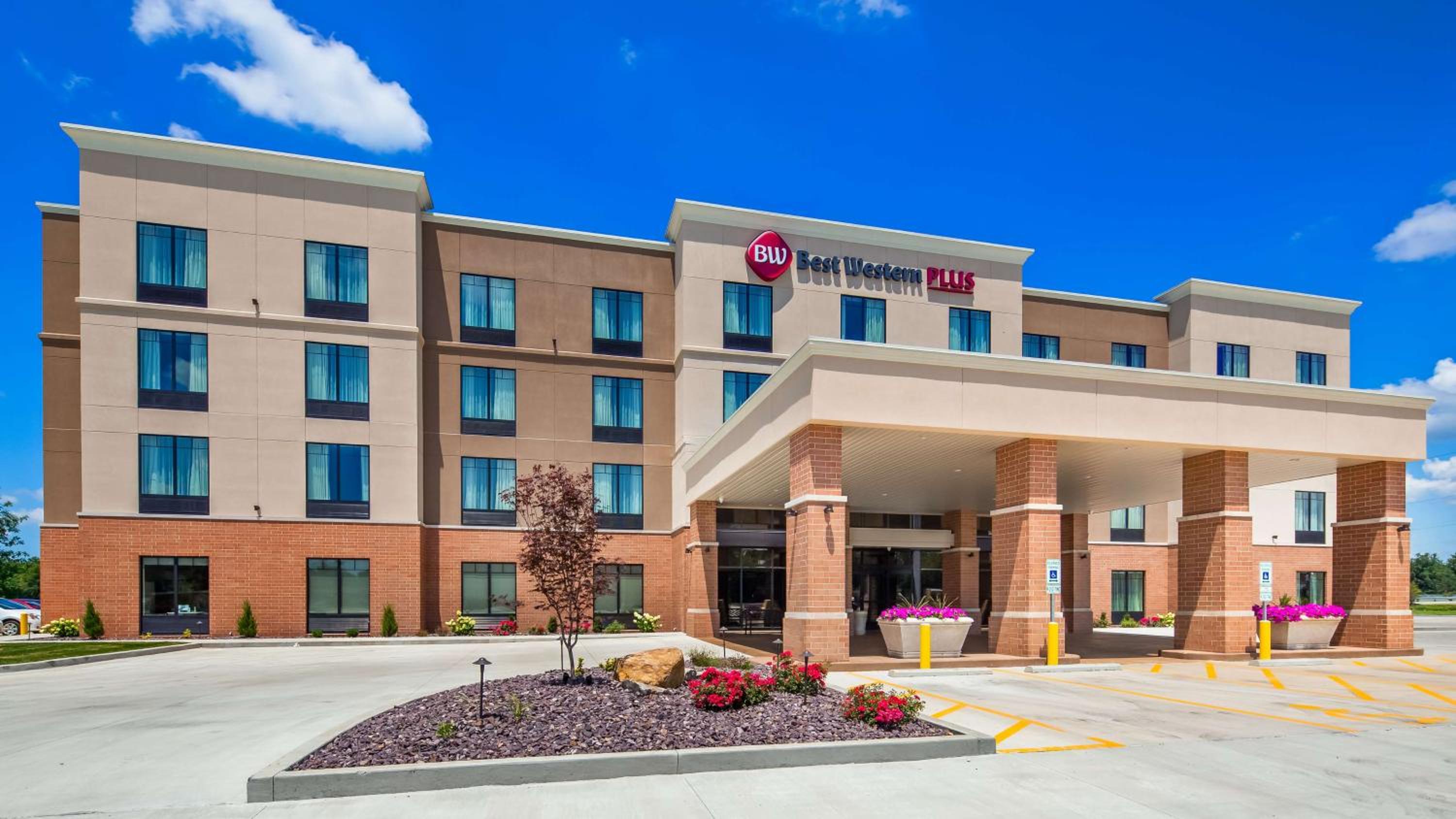 Mount Vernon Vacations - Best Western Plus Centralia Hotel  Suites - Property Image 1