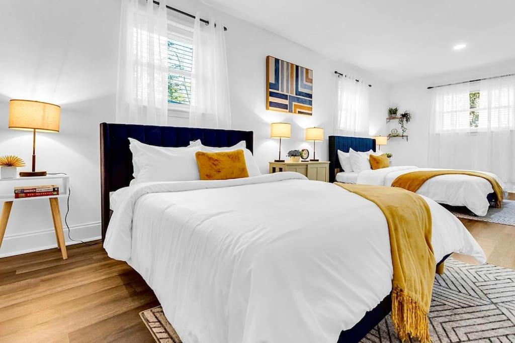NEW Moderne Luxe Home - Mins to ATL & Decatur Sq view 4