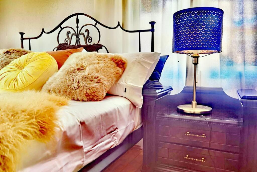 Central Parkside 5BR Home with Rumpus & King Bed