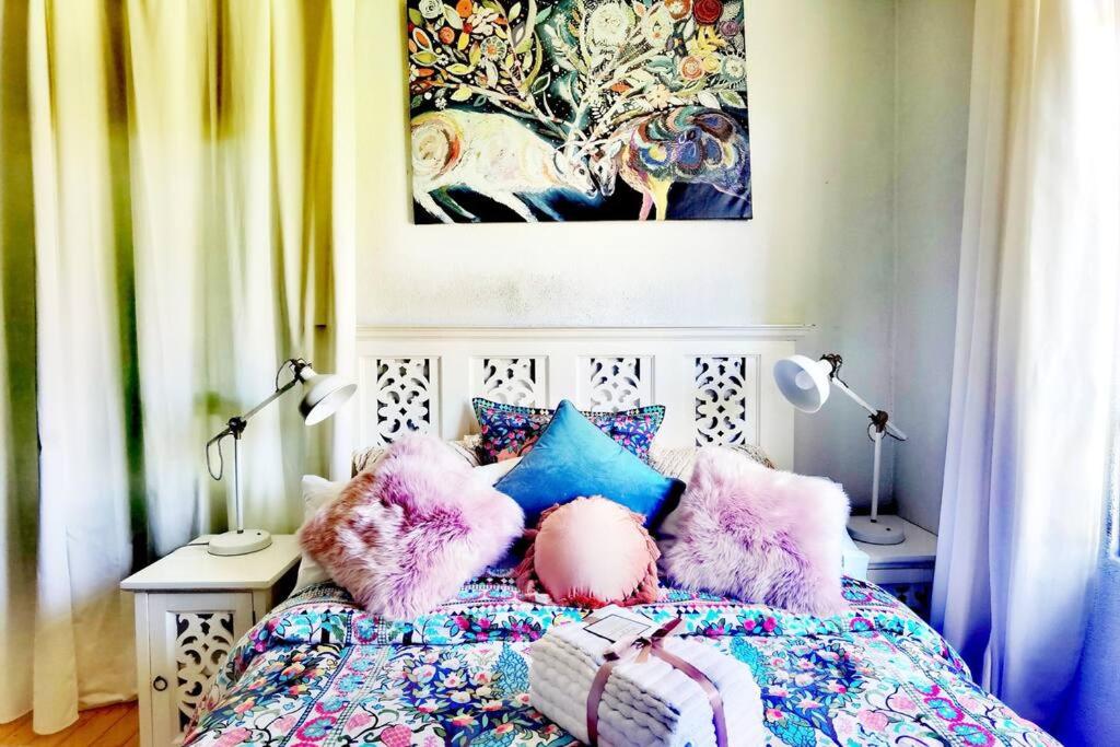 Central Parkside 5BR Home with Rumpus & King Bed