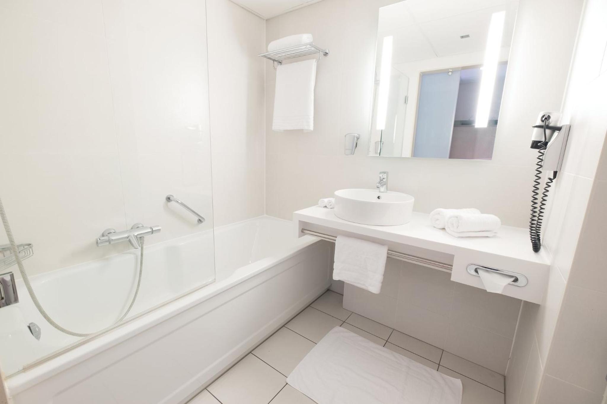 Breda Vacations - Leonardo Hotel Breda City Center - Property Image 3