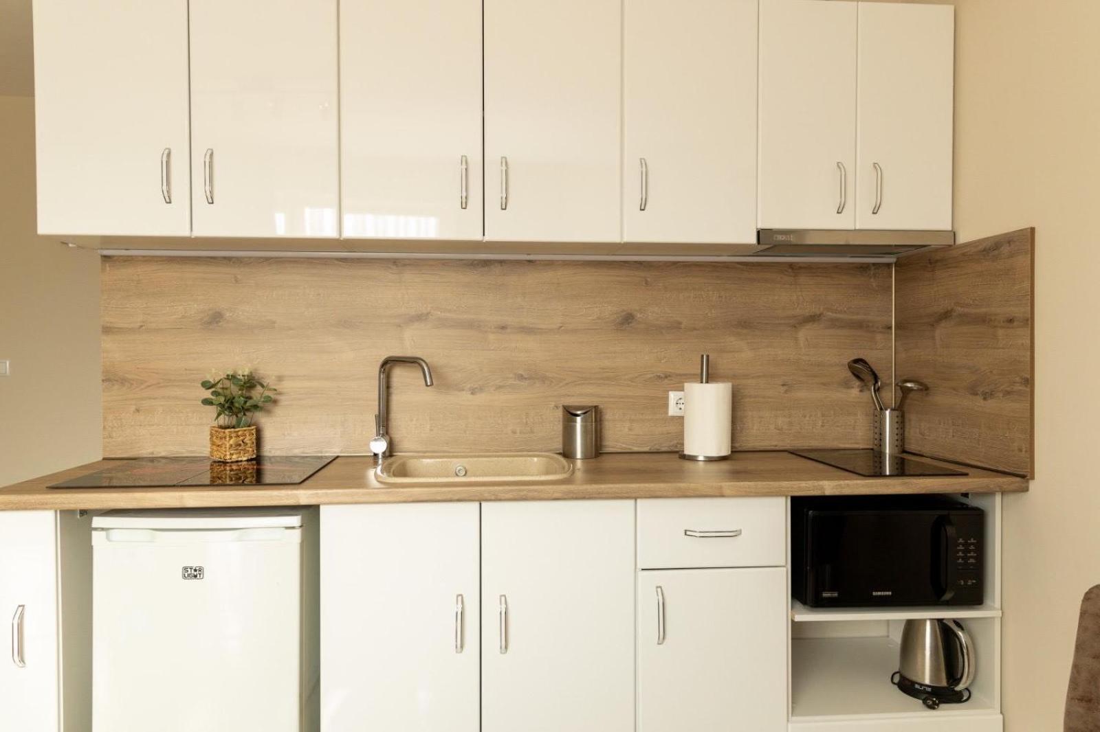 Old Town Apartment 3 with Free Private Parking