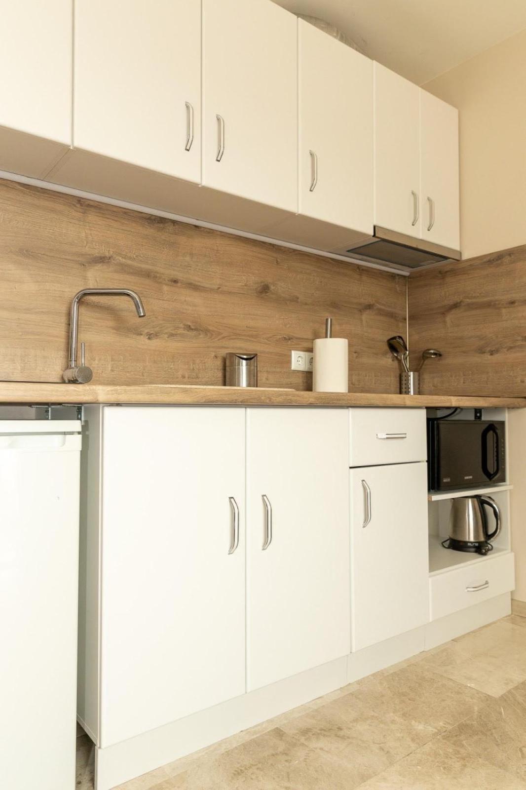 Old Town Apartment 3 with Free Private Parking