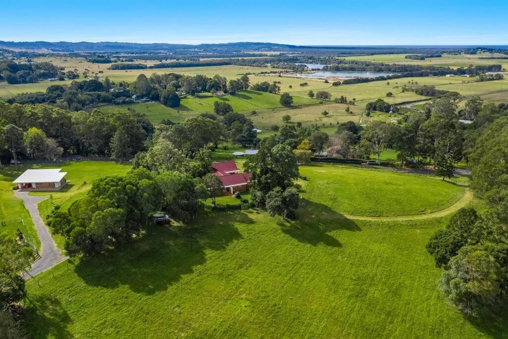 Toad Hall - House & Cottage