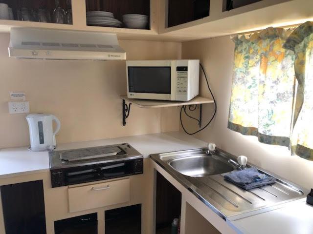 Batemans Bay Holiday Park & Hostel