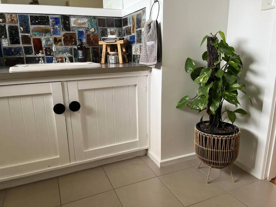 Casa Rossi - coastal gem only 300 metres from the beautiful Red Rocks beach - Cowes, Phillip Island