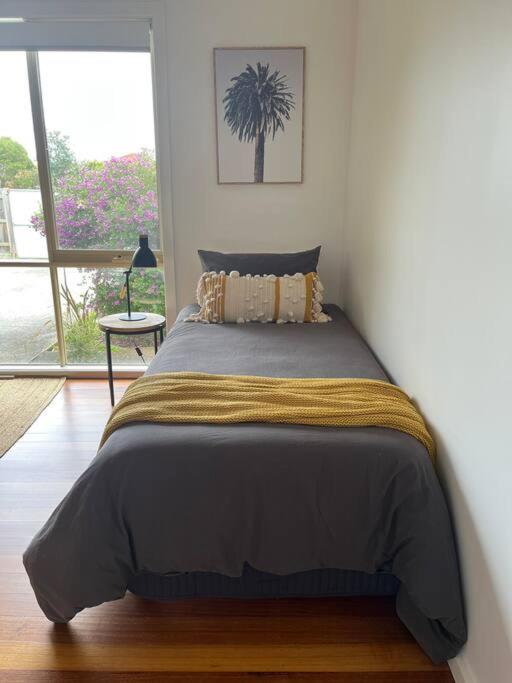 Casa Rossi - coastal gem only 300 metres from the beautiful Red Rocks beach - Cowes, Phillip Island