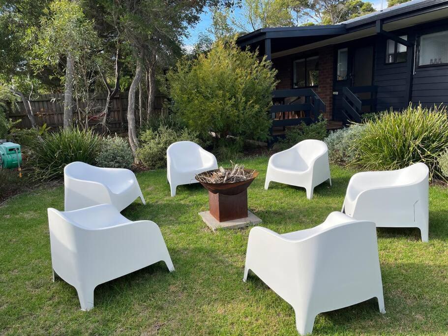Casa Rossi - coastal gem only 300 metres from the beautiful Red Rocks beach - Cowes, Phillip Island