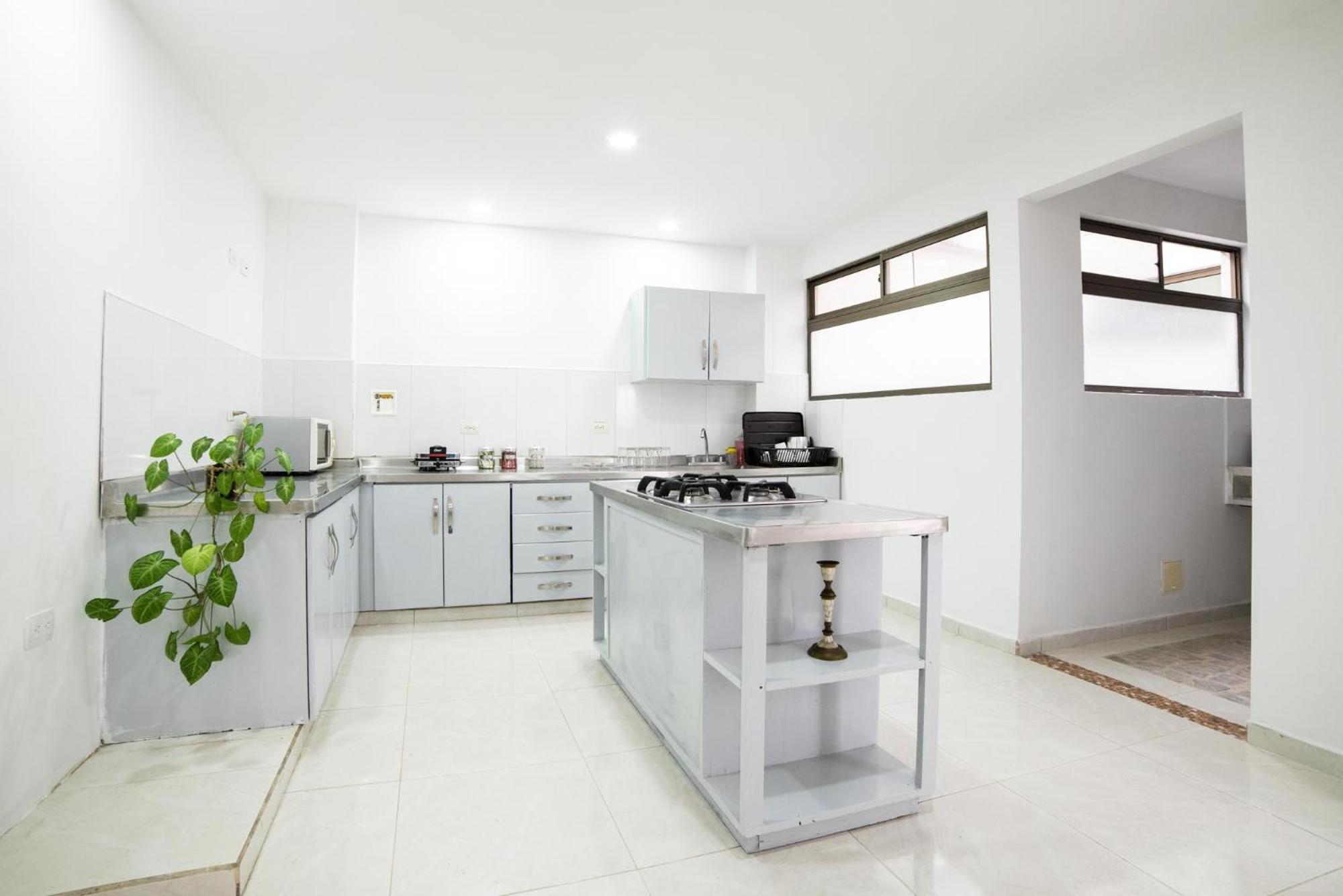 Descansa en Habitación Privada en Medellín C
